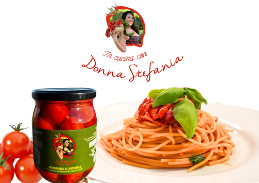 Spaghetti con pomodorini del Piennolo D.O.P e basilico